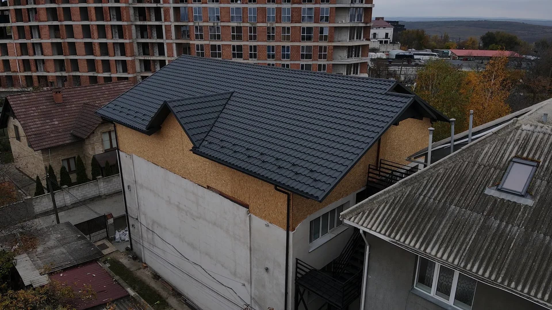 Bloc 3 etaje cu Barcelona, Chișinău