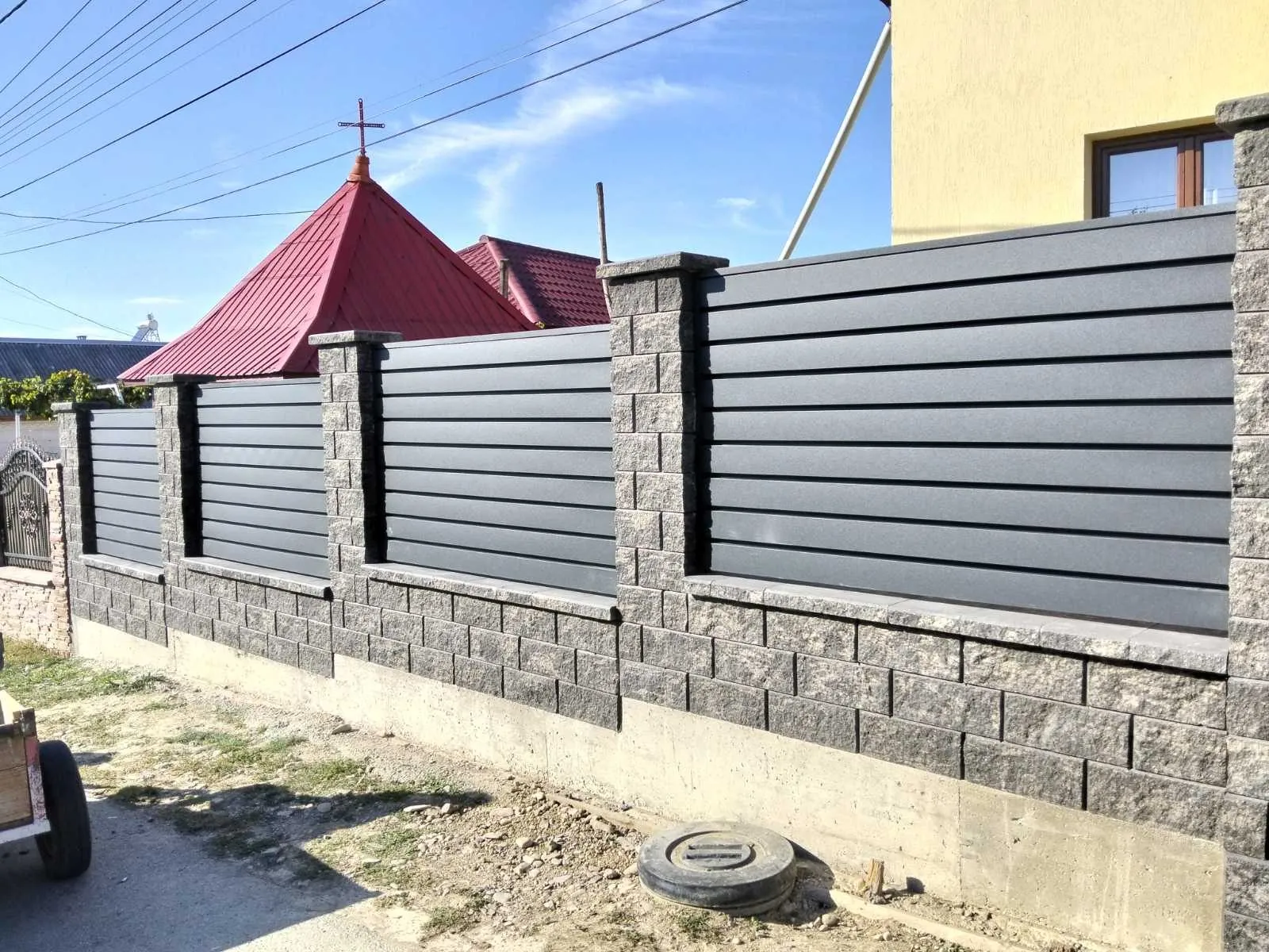 Gard IL102 pe soclu din piatră - 1