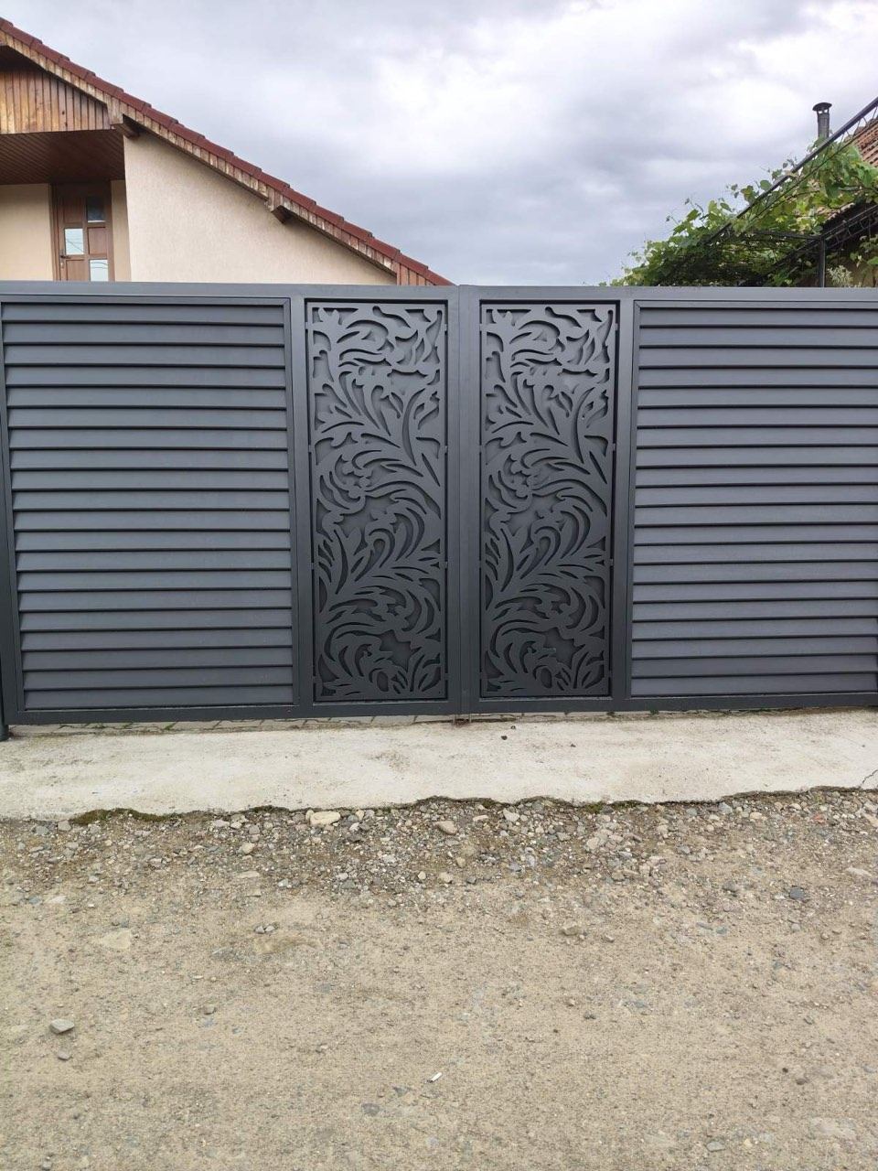 Vilă cu gard dublu - 4