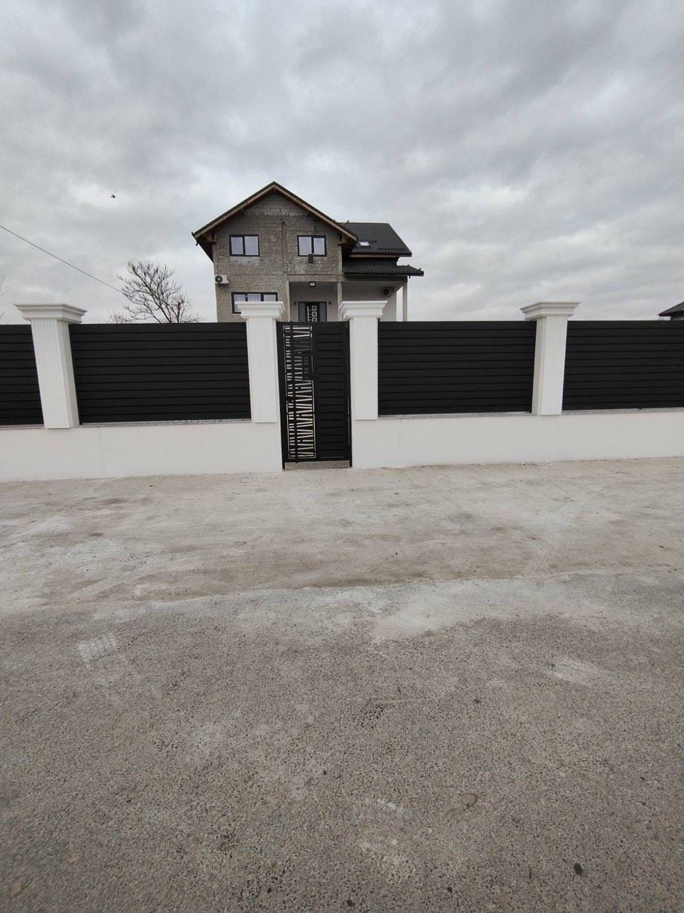 Curte minimalistă - 3